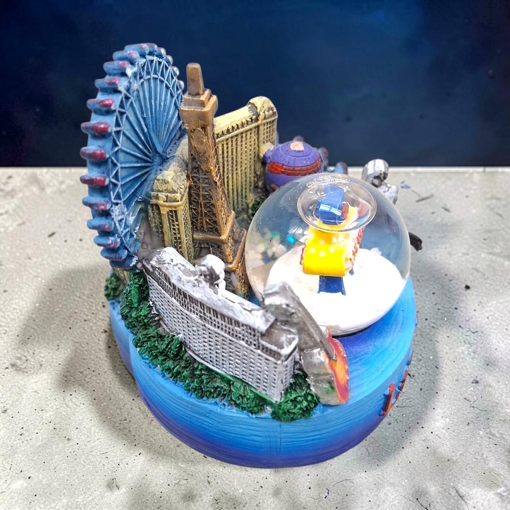 Las Vegas Snow Globe Souvenir Strip Skyline Welcome Sign Eiffel Tower Resin